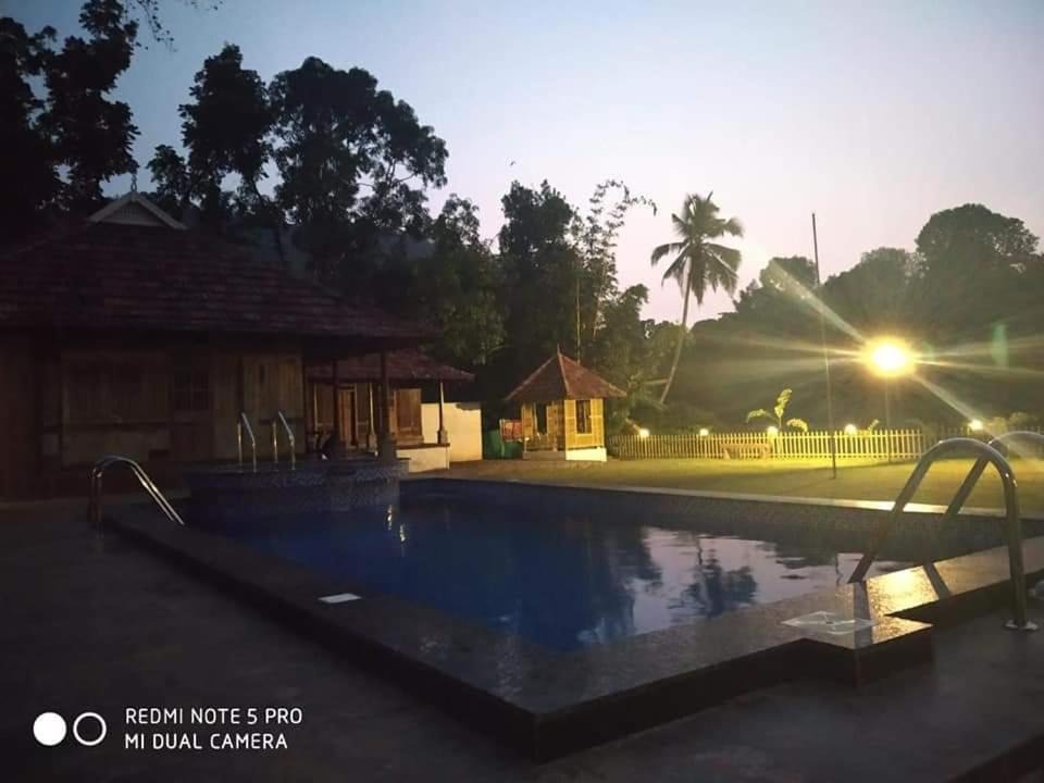 Sparrow Vale Resort Kotamangalam Exterior foto