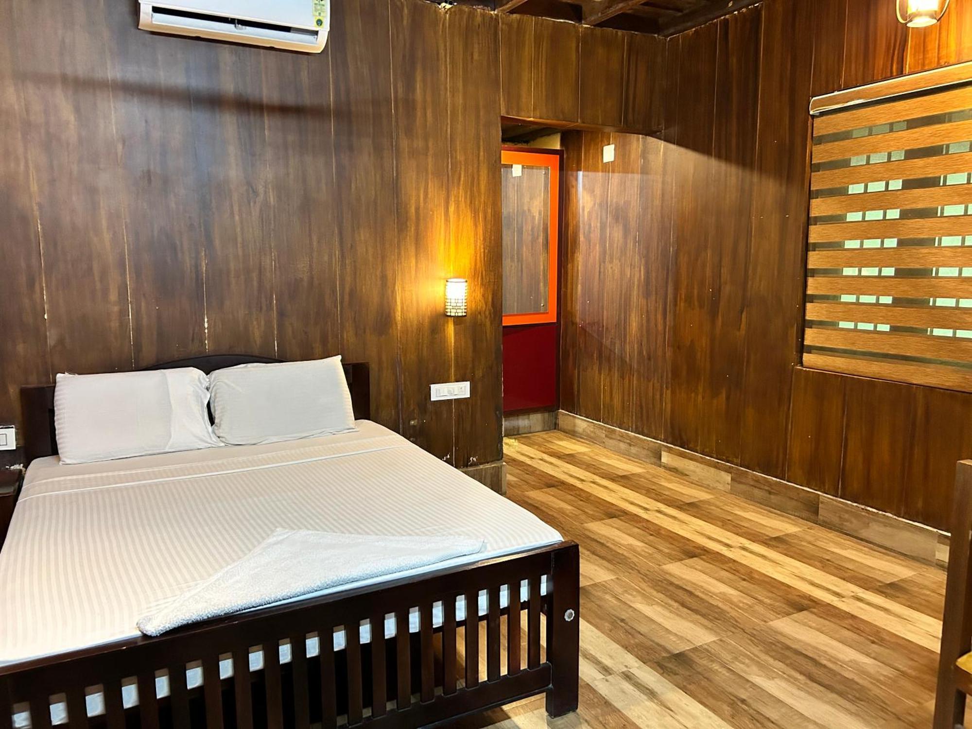Sparrow Vale Resort Kotamangalam Habitación foto